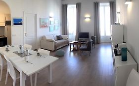 2 Bedrooms Appartement In Central Location On The Famous Place Massena Nice